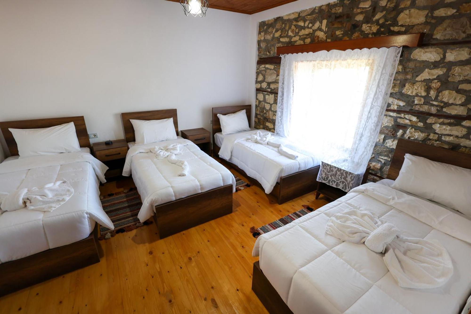 Villa Shpiragu Village Experience Μπεράτ Εξωτερικό φωτογραφία