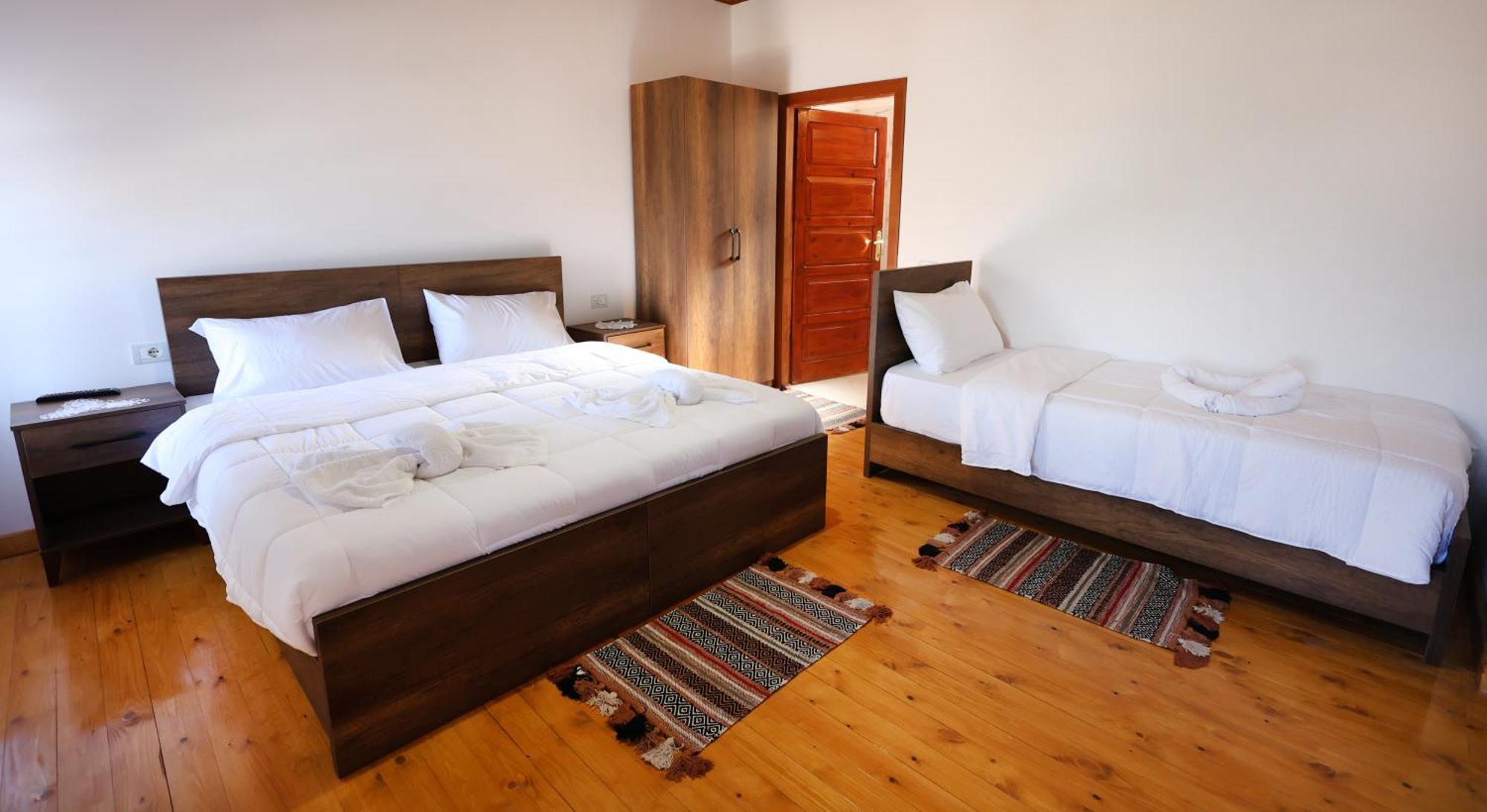 Villa Shpiragu Village Experience Μπεράτ Εξωτερικό φωτογραφία