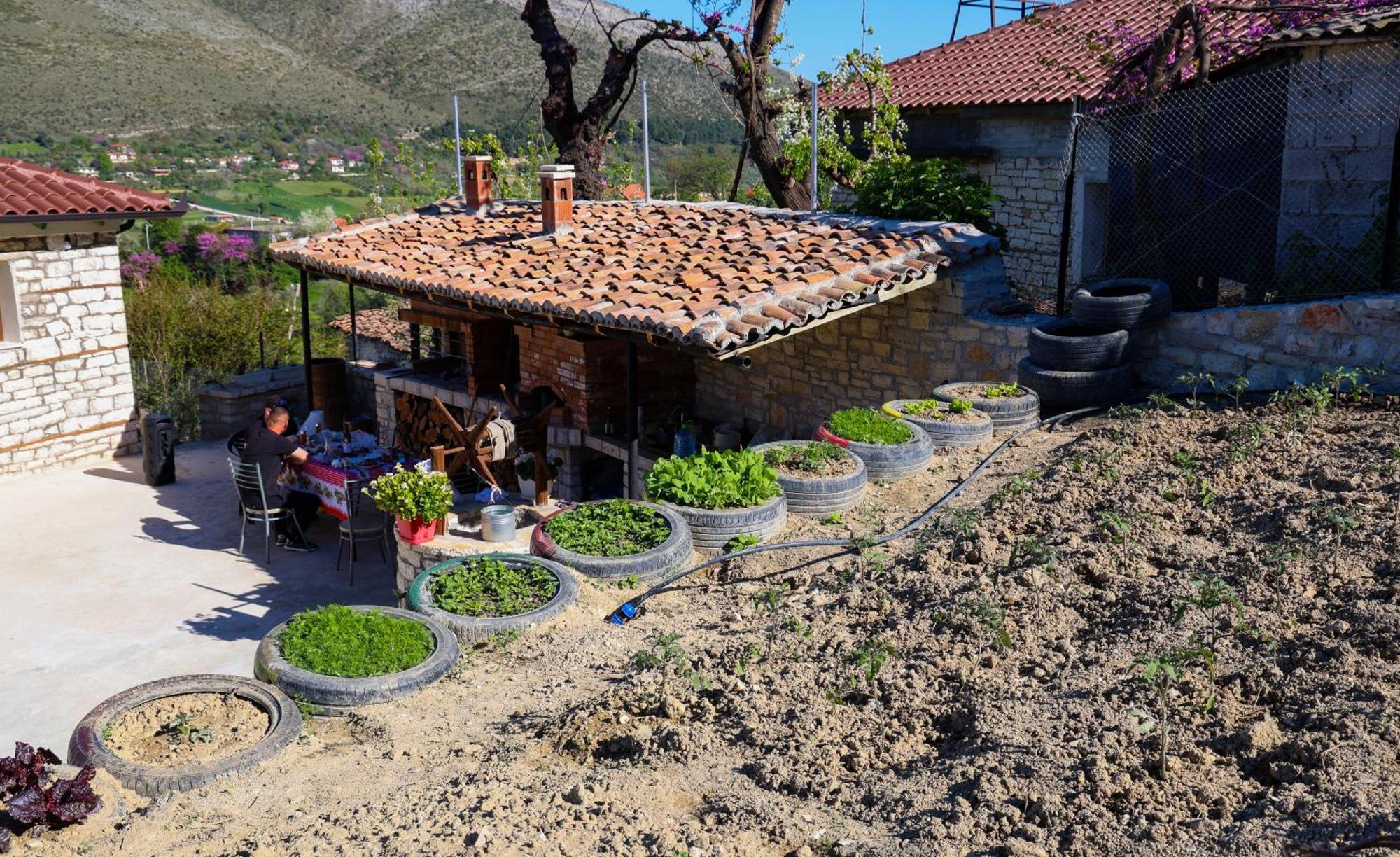 Villa Shpiragu Village Experience Μπεράτ Εξωτερικό φωτογραφία