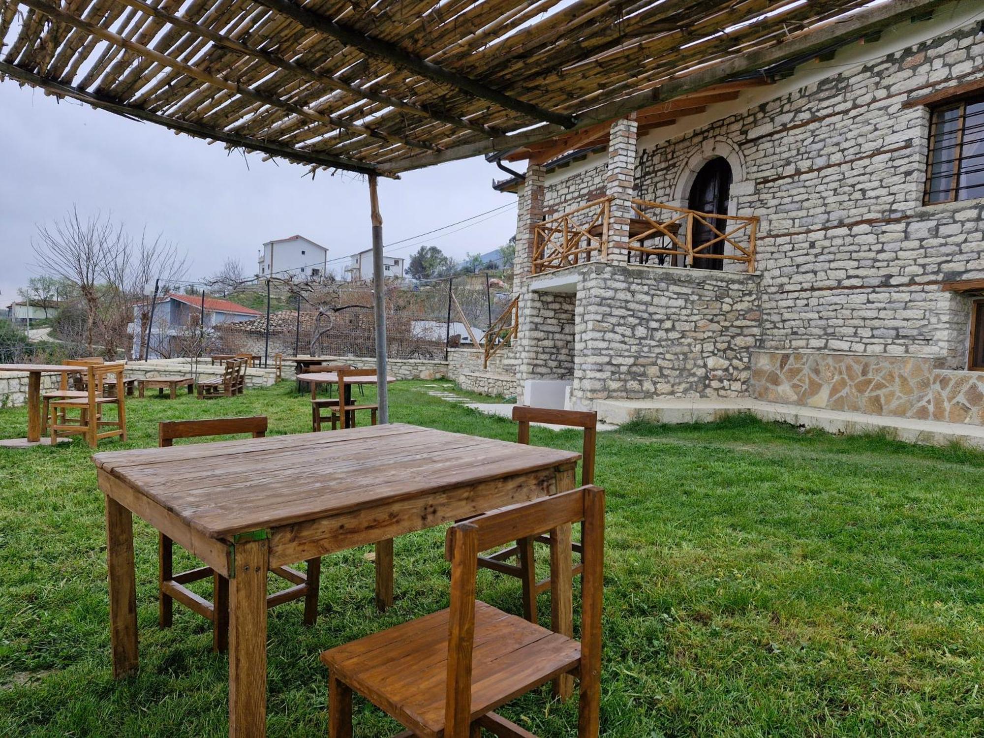 Villa Shpiragu Village Experience Μπεράτ Δωμάτιο φωτογραφία